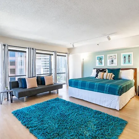 Spacious Downtown Executive Retreat - Free Parking